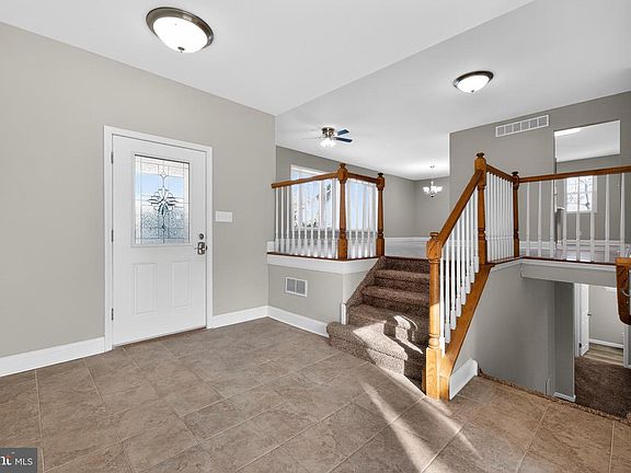 4th image of 504 Wellfleet Rd