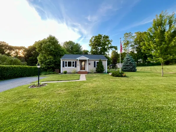 28 Brookfield Mdws, Brookfield, CT 06804