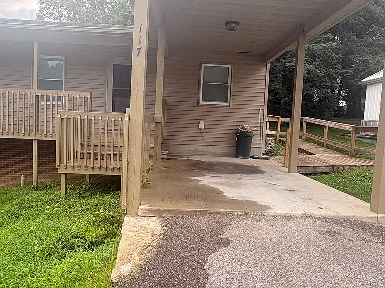 117 E Kentucky Ave — Photo 2