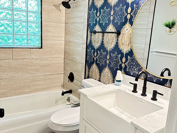 4th image of 3038 Westfield Dr #115