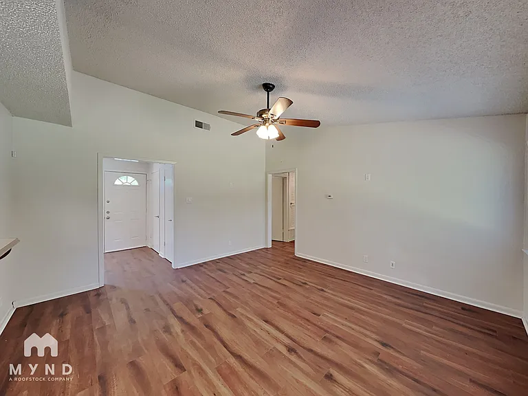 5204 Regency Cv — Photo 10