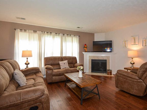 5th image of 327 Stewart Springs Dr