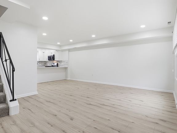 4th image of 3834 Jay Ave