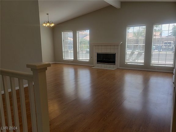 3rd image of 7428 W Gilmore Ave