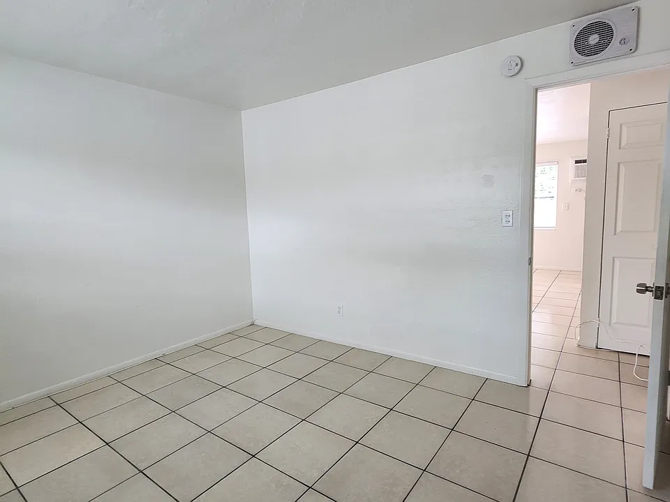 Welk Arms Apartments