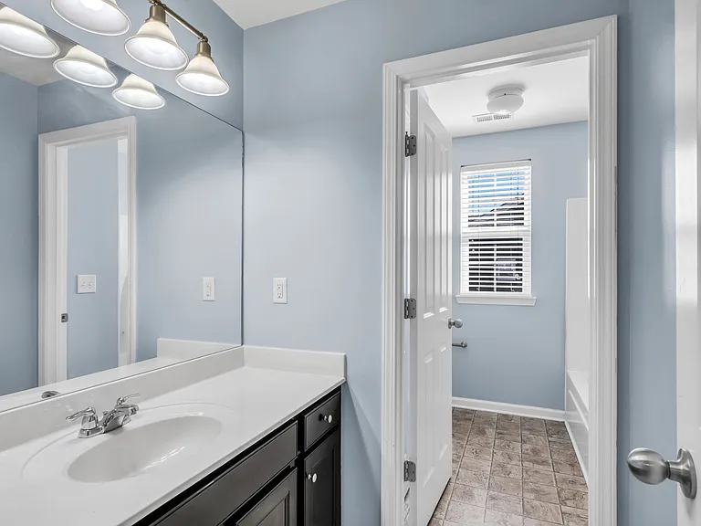 2031 Hemlock Dr #1 — Photo 18