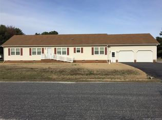29 Glebe Dr, Urbanna, VA 23175
