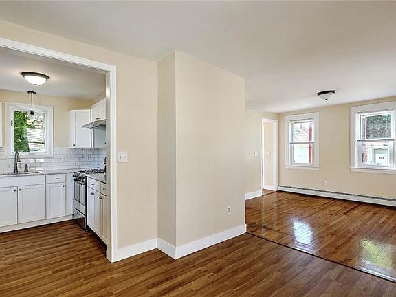 5th image of 147 Pomona Ave