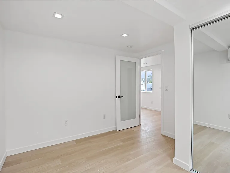 2561 W Avenue 30 — Photo 30