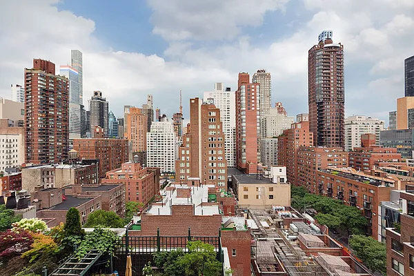 Sold by Compass | media 18