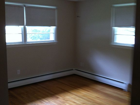 2nd image of 52 Glenn Dr