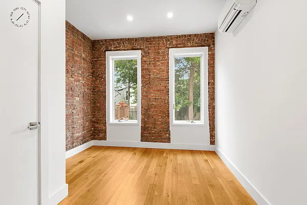 Rented by Compass | media 14