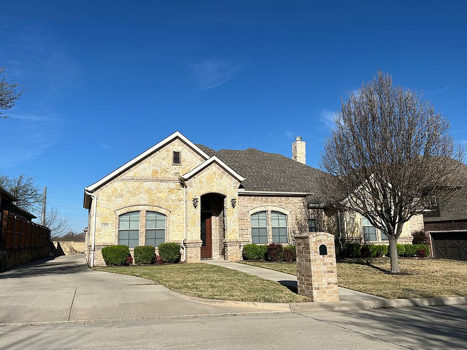 1st image of 3229 Evans Dr