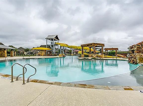 2nd image of 10104 Horseshoe Ln