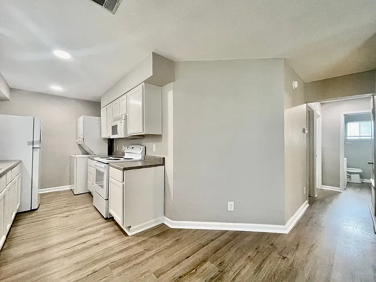 205 S Mitchell St — Photo 13