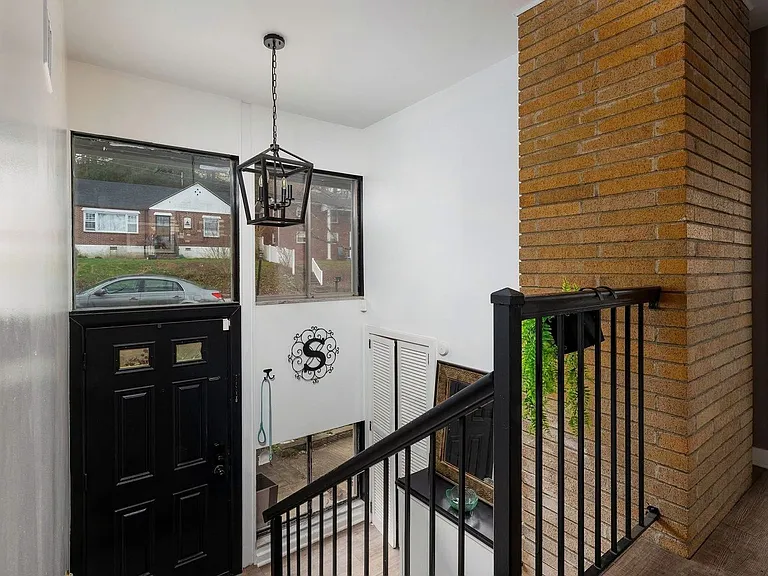 604 Bendview Dr — Photo 4