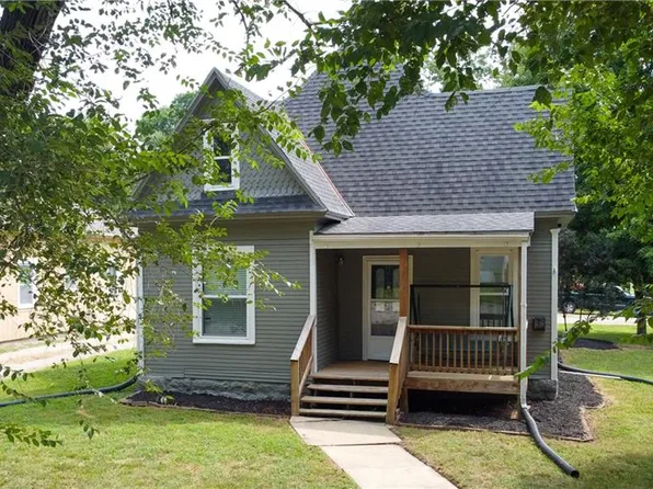 843 S Sycamore St, Ottawa, KS 66067