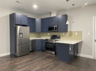 329 N 11th St #1F, Philadelphia, PA 19107