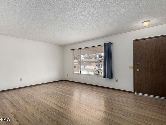 3rd image of 17802 N LINDGREN Avenue