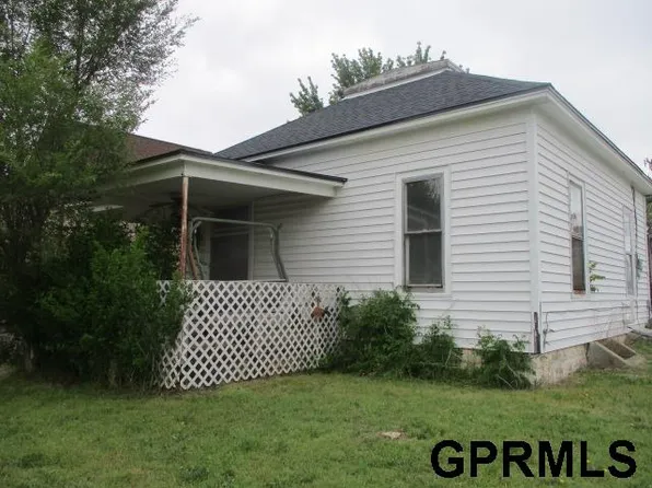 1405 6th St, Fairbury, NE 68352