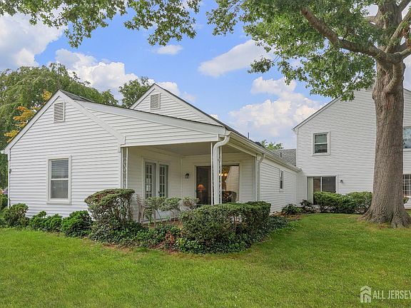 2nd image of 487 Somerset Ln
