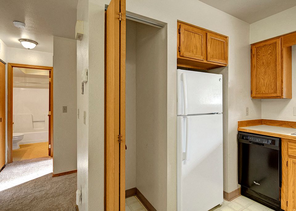 Wildwood Estates Apartments - Kitchen