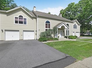 6 Village Cove, Warwick, NY 10990