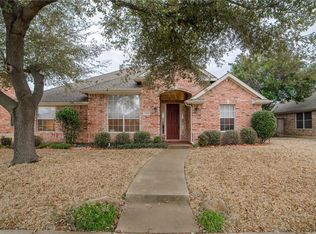 2214 Oak Forest Dr, Garland, TX 75042