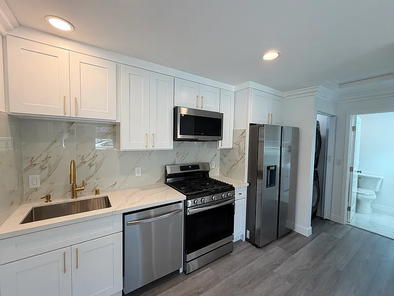 3816 Huron Ave #A — Photo 2