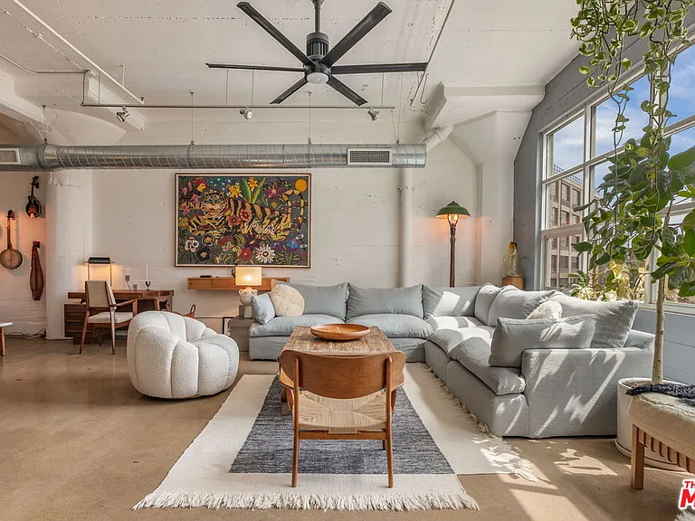 530 Molino St #213 — Photo 2
