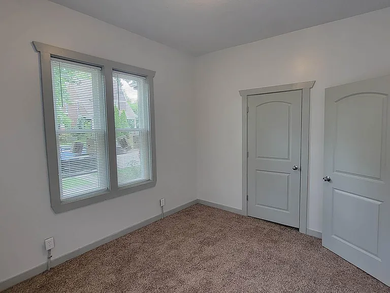 717 Huffman St — Photo 11