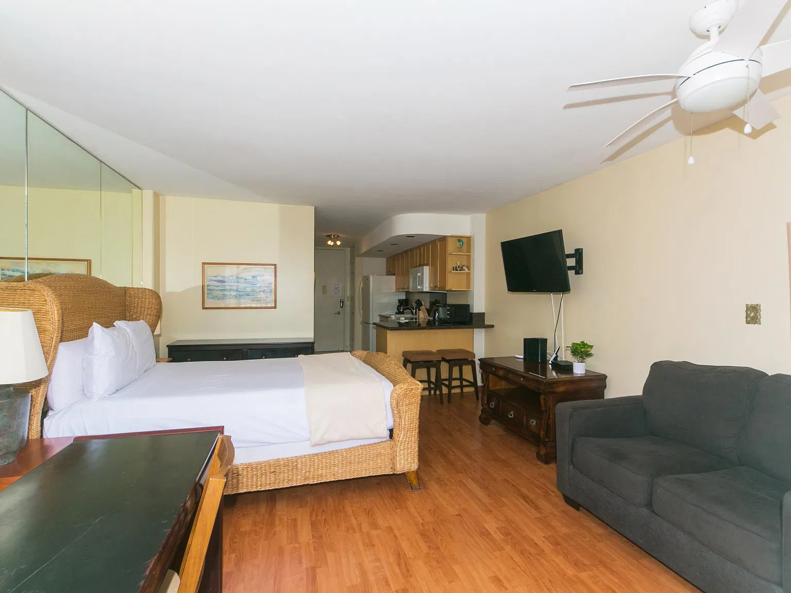Studio, 455 sqft, $2,150 — Photo 3
