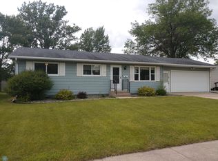 639 Appletree Ln S, Moorhead, MN 56560