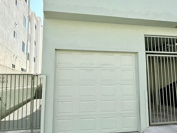2nd image of 1406 S Saltair Ave APT 4