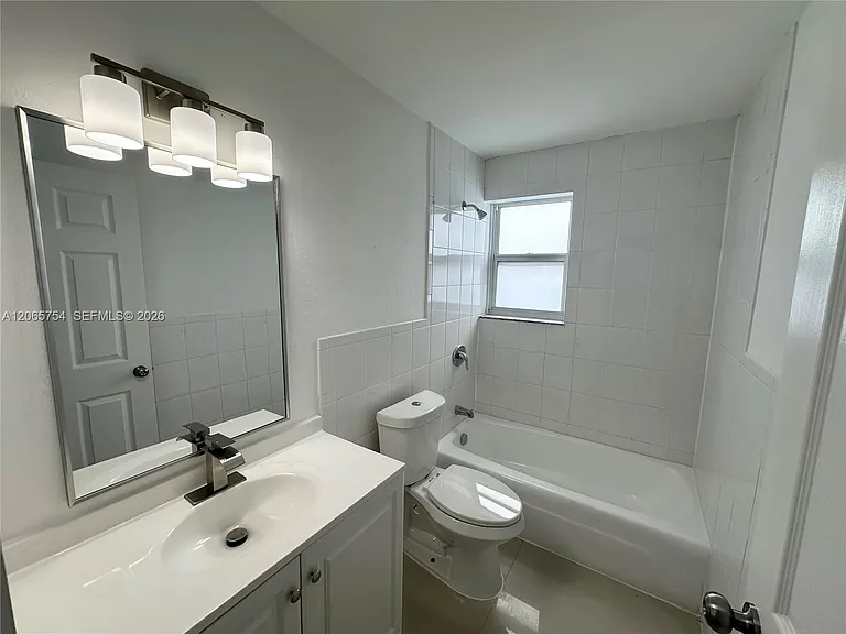 5211 SW 91st Ave #1 — Photo 5