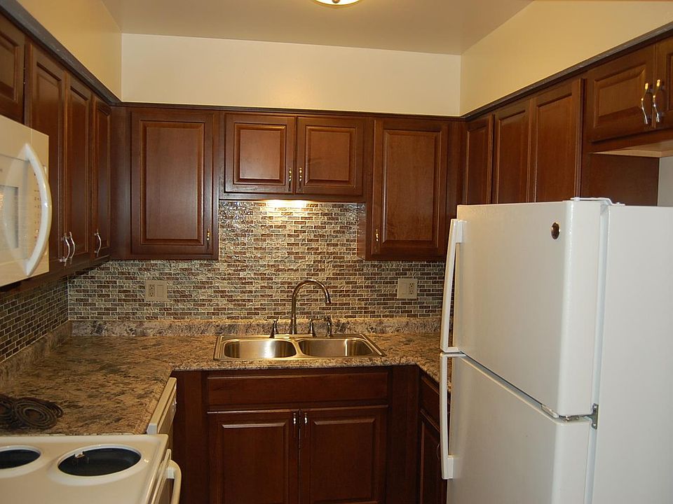 1st image of 528 Des Plaines Ave #3B