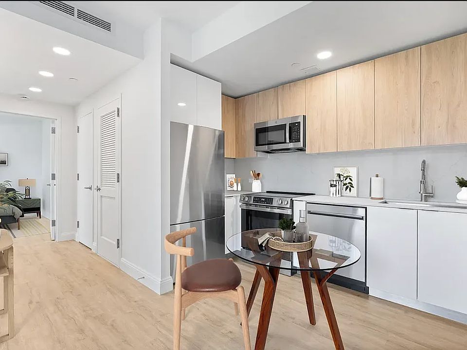 1st image of 300 W 136th St #7M