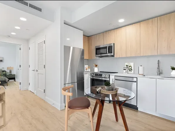 300 West 136th Street image 1 of 17