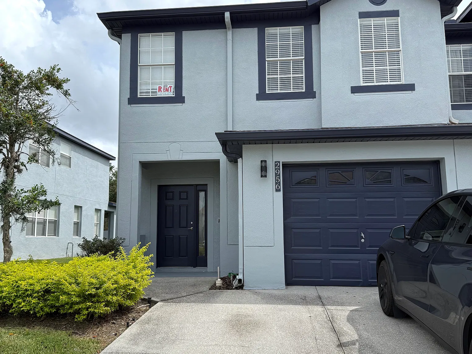 3 bed, 2.5 bath, 2086 sqft, $2,325 — Photo 1