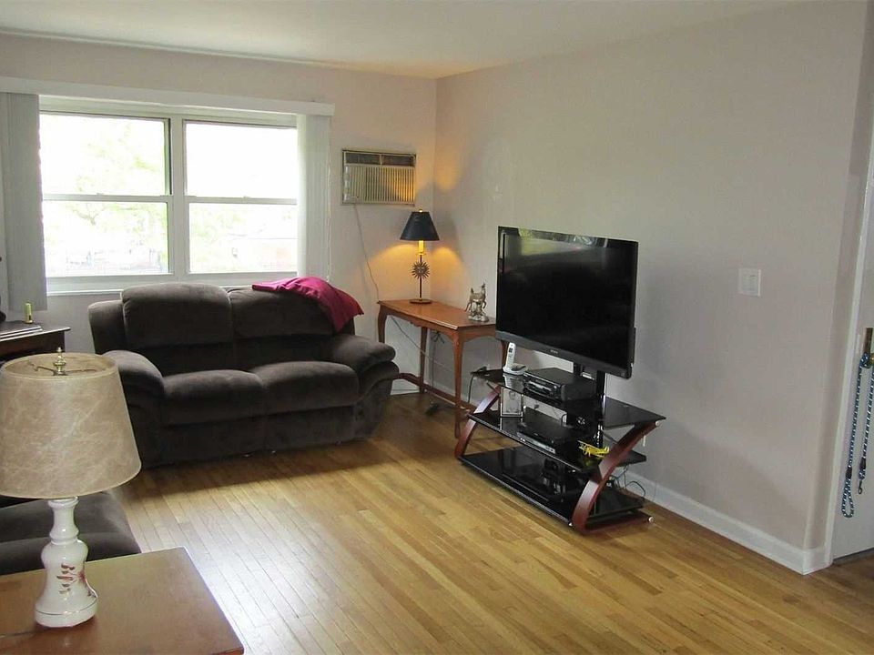 1st image of 8306 155th Ave #2