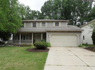 24816 Tara Lynn Dr, North Olmsted, OH 44070