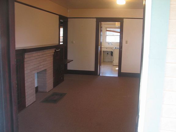 652 Newport View to Kitchen