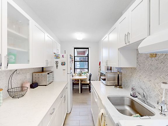 4th image of 141 Englewood Ave APT 45