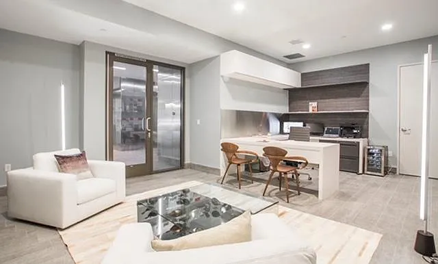 Leasing office