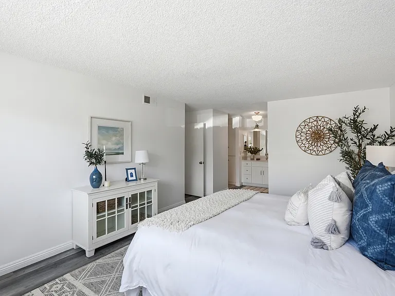 24420 Alliene Ave — Photo 14