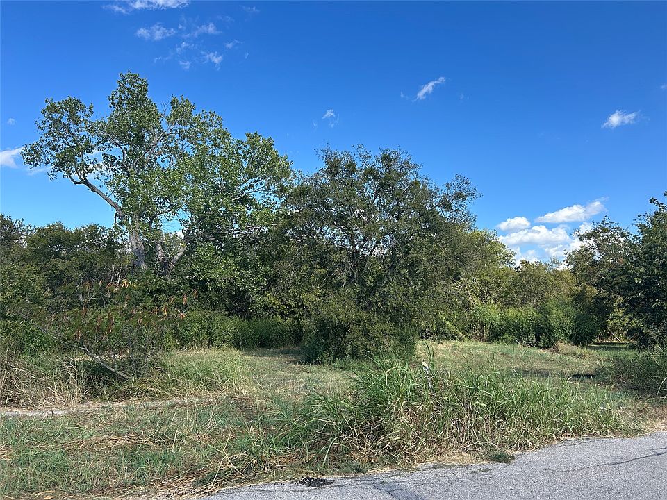1st image of 303 Inez Hardy Way