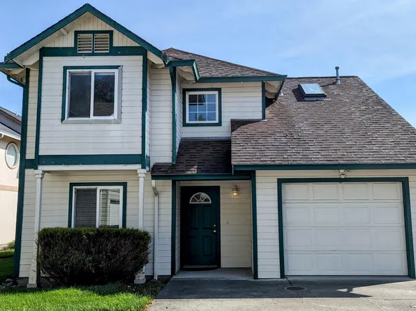 3272 Matthew Ln, Fortuna, CA 95540