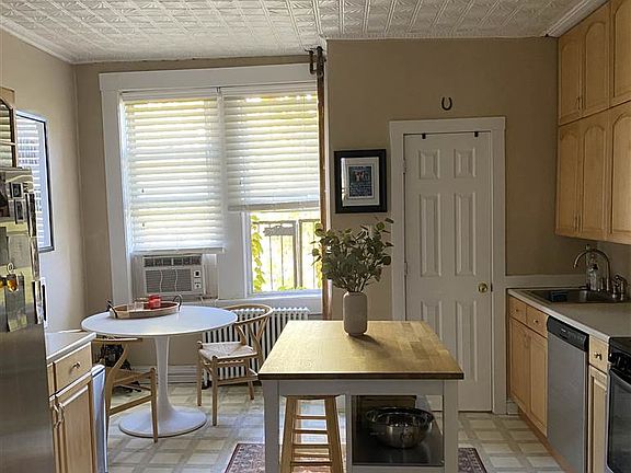 5th image of 813 Willow Ave APT 3N