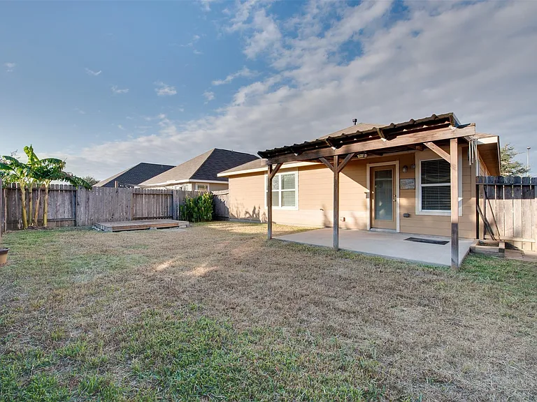 2410 Lakecrest Town Dr — Photo 25