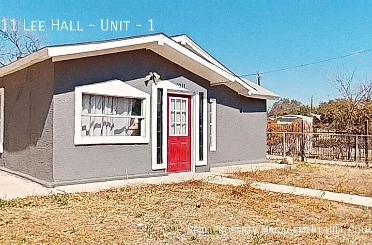 1211 Lee Hall #1 — Photo 2